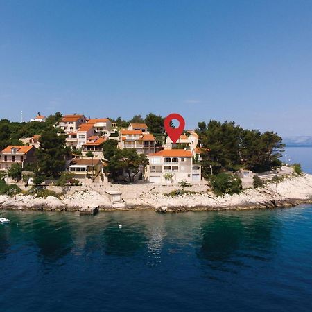 Cozy Apartment In Prigradica With House Sea View Eksteriør bilde