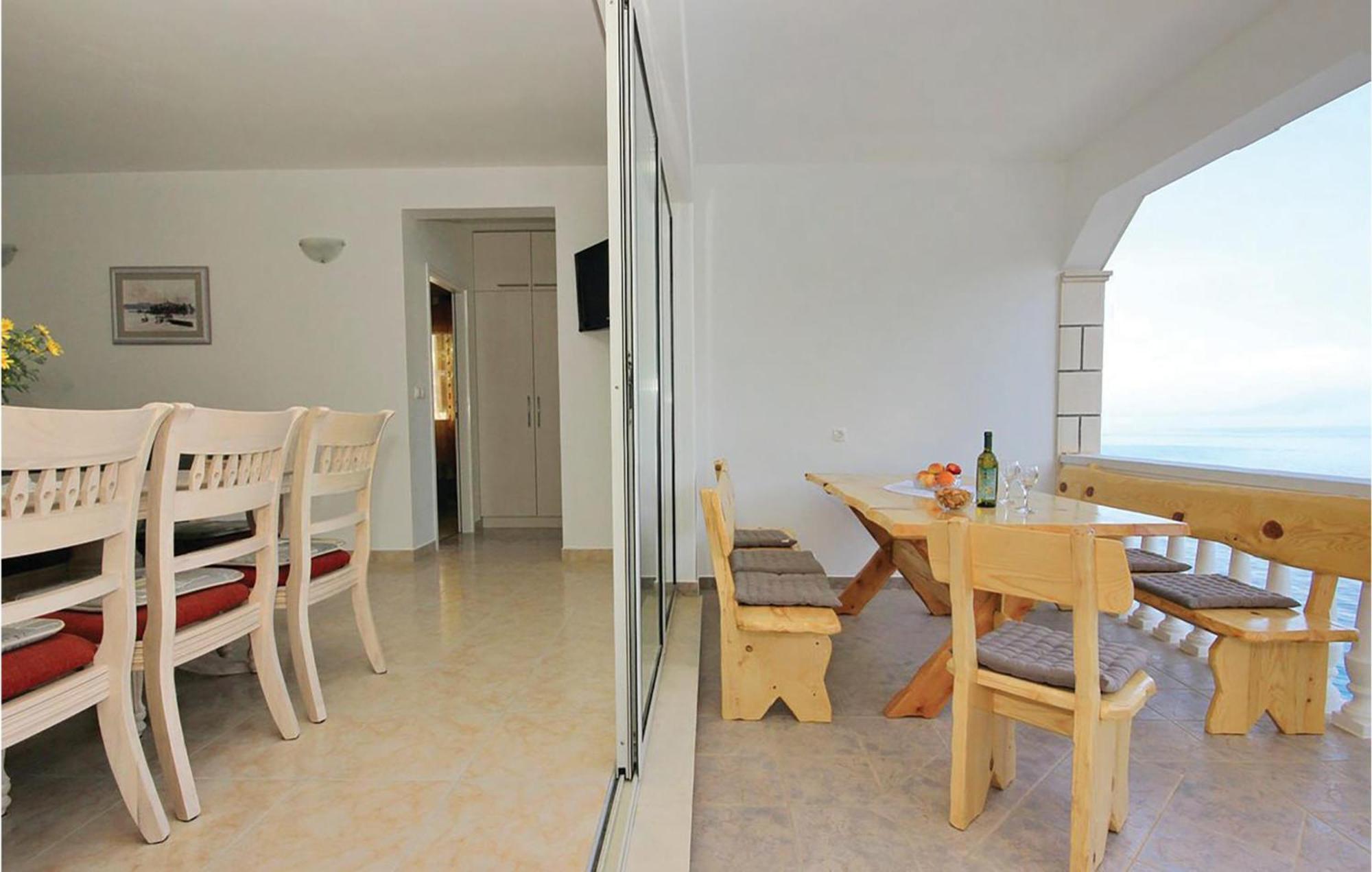 Cozy Apartment In Prigradica With House Sea View Eksteriør bilde